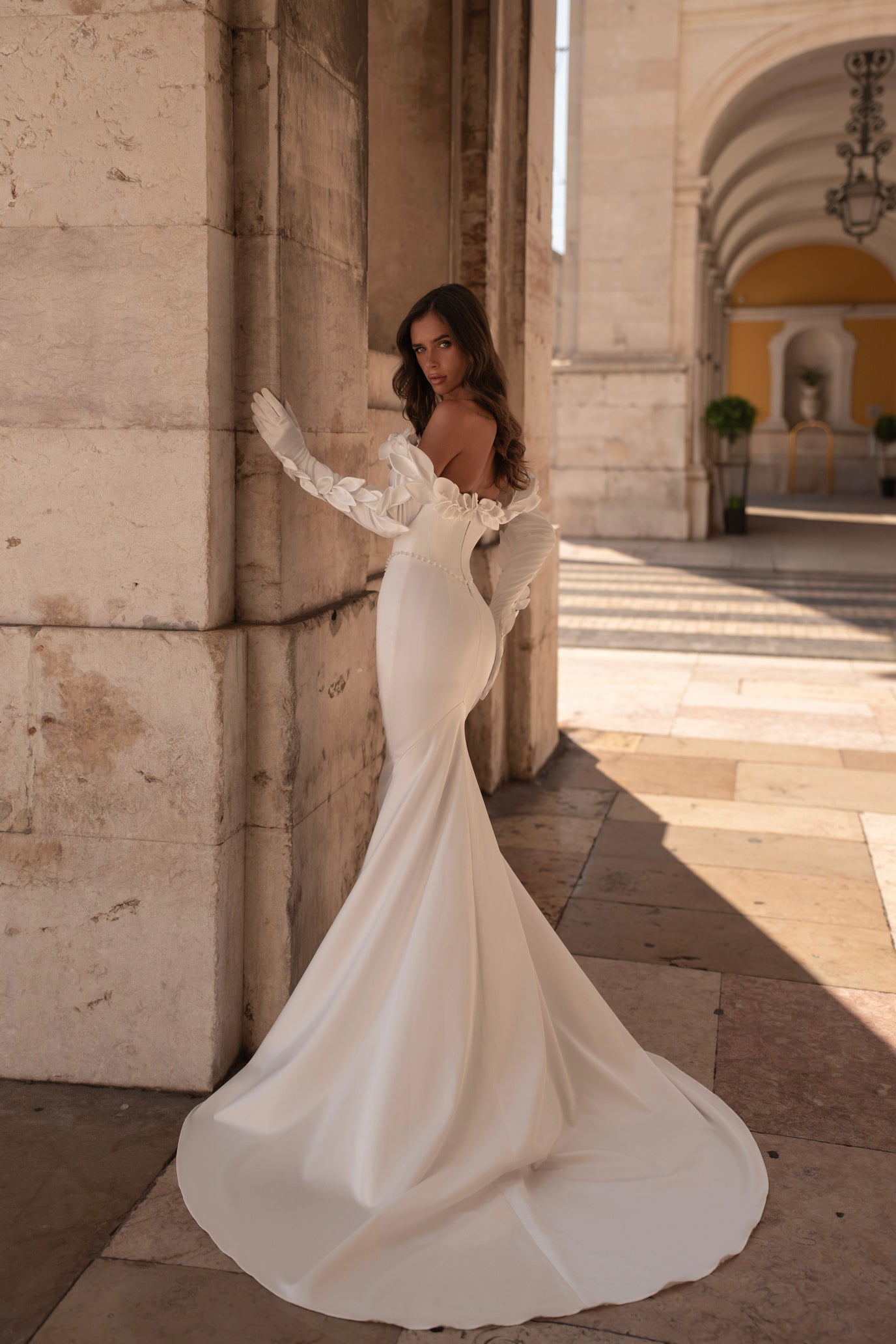 LAVRIA SATIN